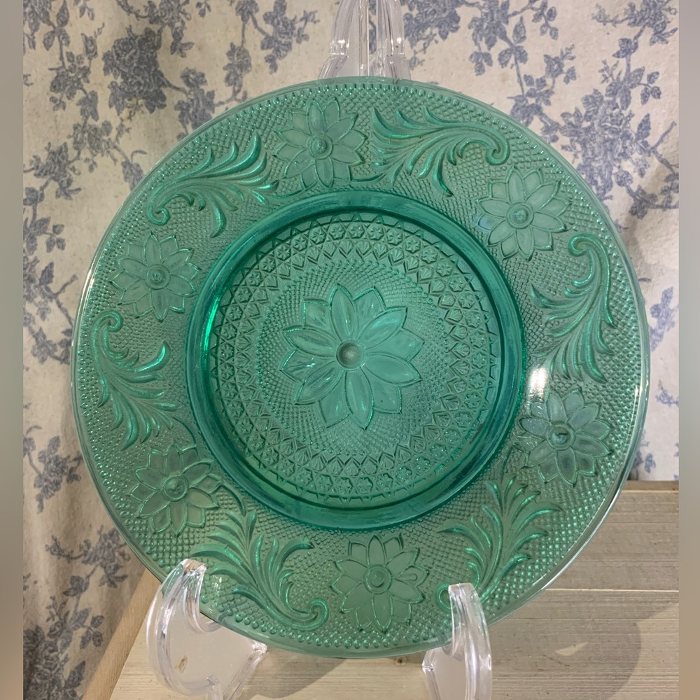 VTG Tiara Pressed Glass Salad Plate Spruce Green 8”
